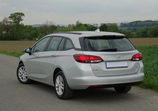 Opel Astra cena 38900 przebieg: 249721, rok produkcji 2018 z Kłodzko małe 301